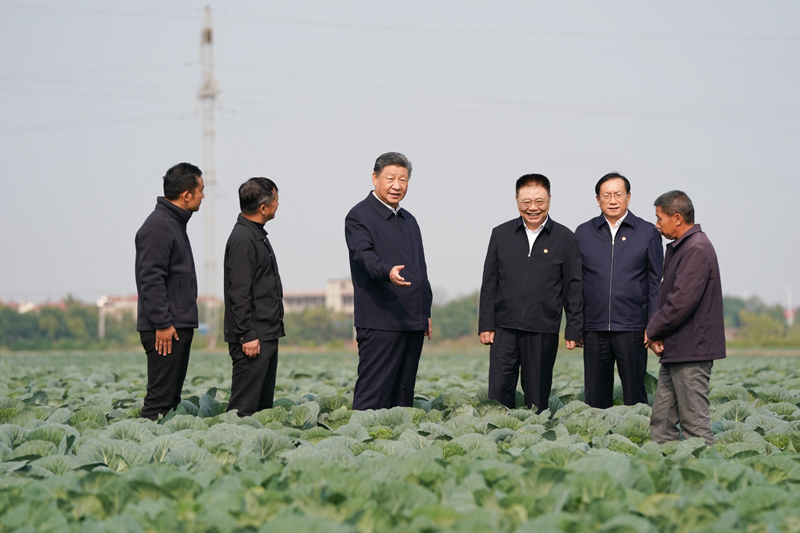 习近平在湖北考察时强调：鼓足干劲奋发进取 久久为功善作善成 奋力谱写中国式现代化湖北篇章 (3).jpg